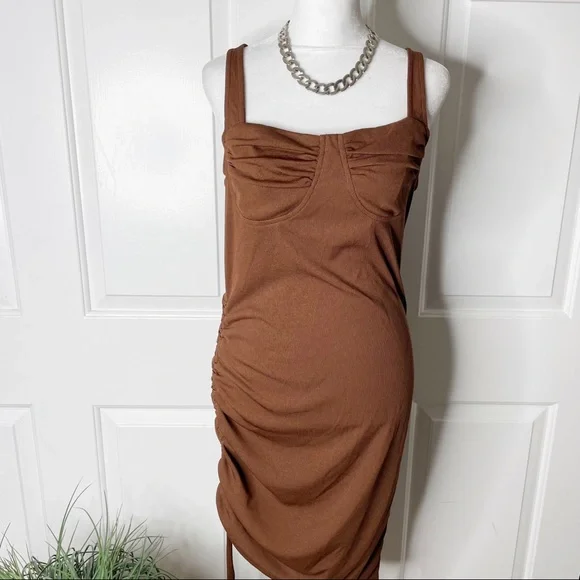 J.O.A side ruched bodycon dress (L) - Picture 14 of 14
